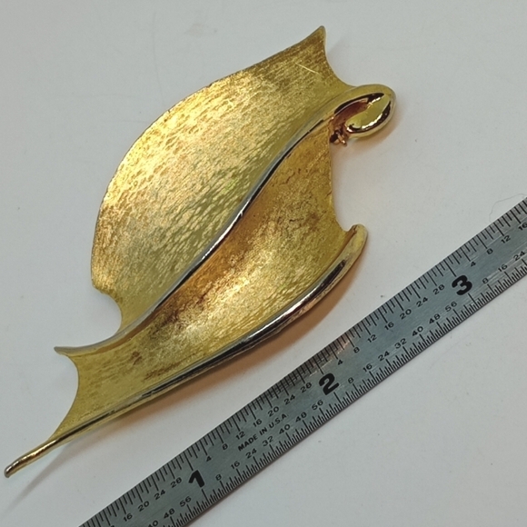 * vintage large abstract brushed gold tone pin brooch Corocraft? - Picture 2 of 5
